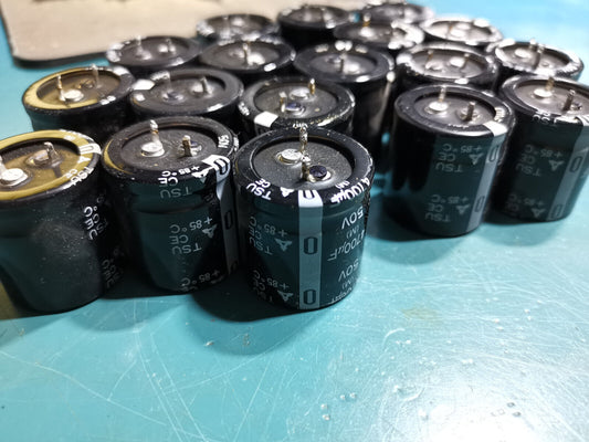 18pcs Genuine Panasonic 4700uF Capacitor Joblot Electrolytic 50v  30mmx 32mm