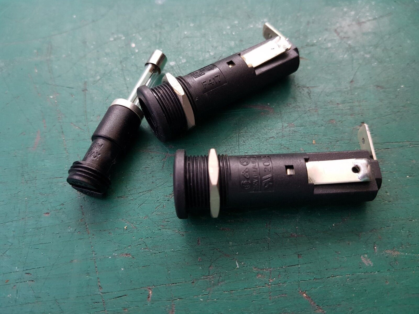 2pcs Bulgin F417 Series 20A Slotted Cap Panel Mount Fuse