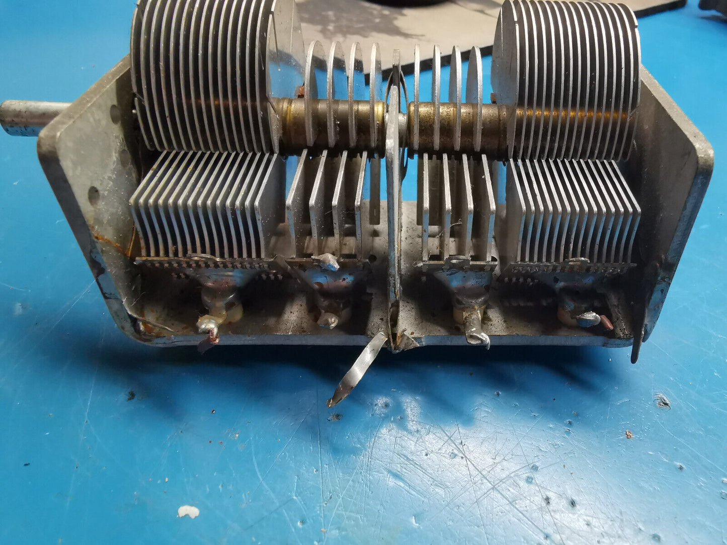 10pF to 590pF And 10pF to 25pF Quad Gang Variable Air Capacitor