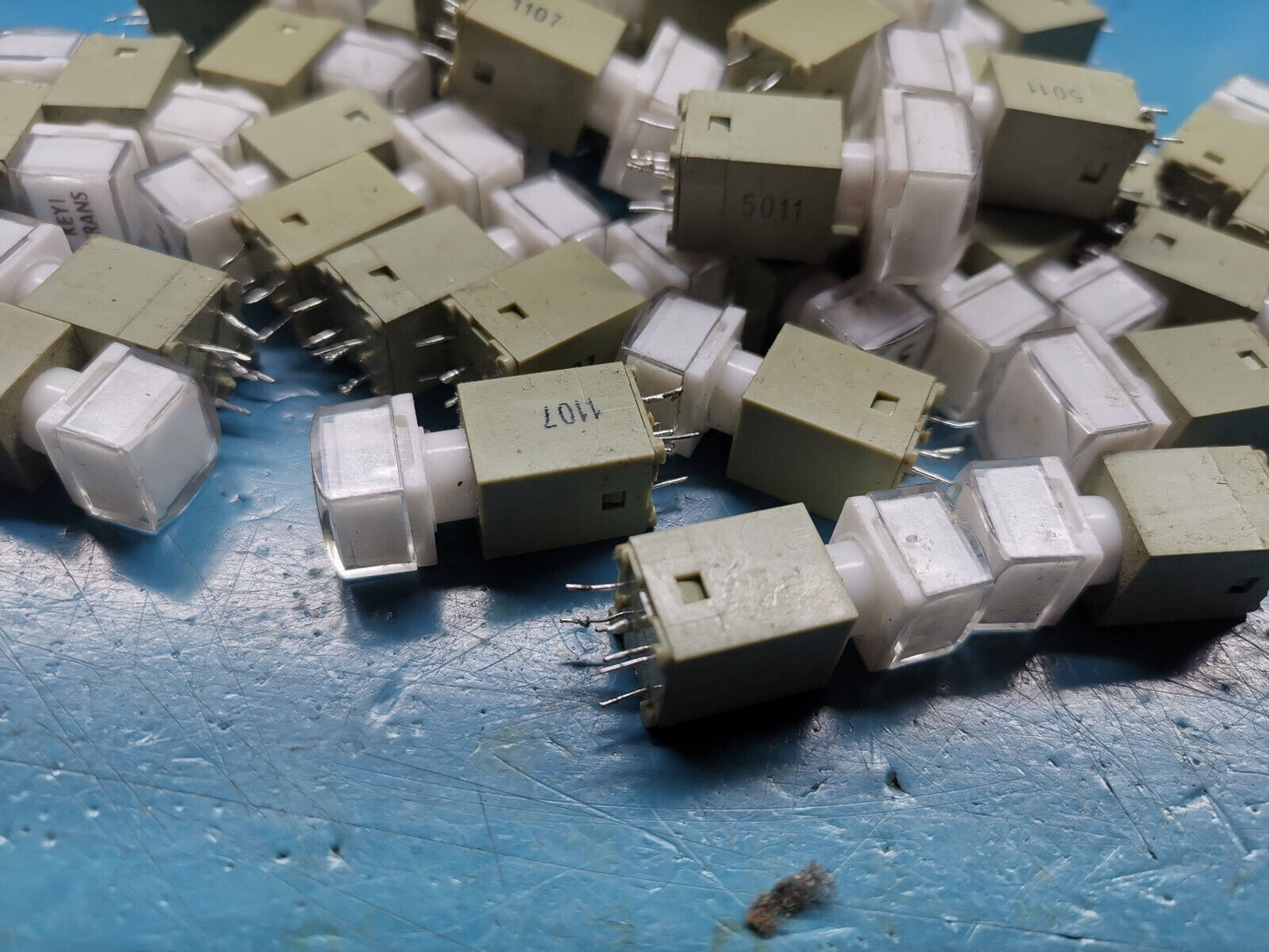50pcs Illuminated Reed Push Switch Joblot  White , Red And Green LED