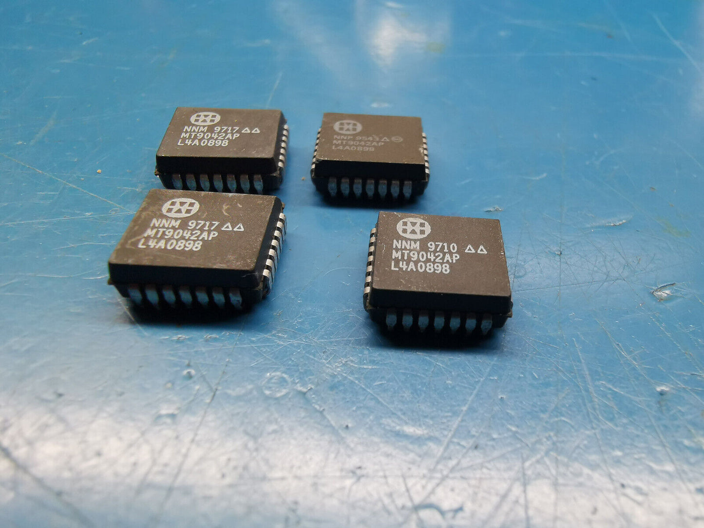 4pcs Genuine Mitel MT9042AP Global Digital Trunk Synchronizer