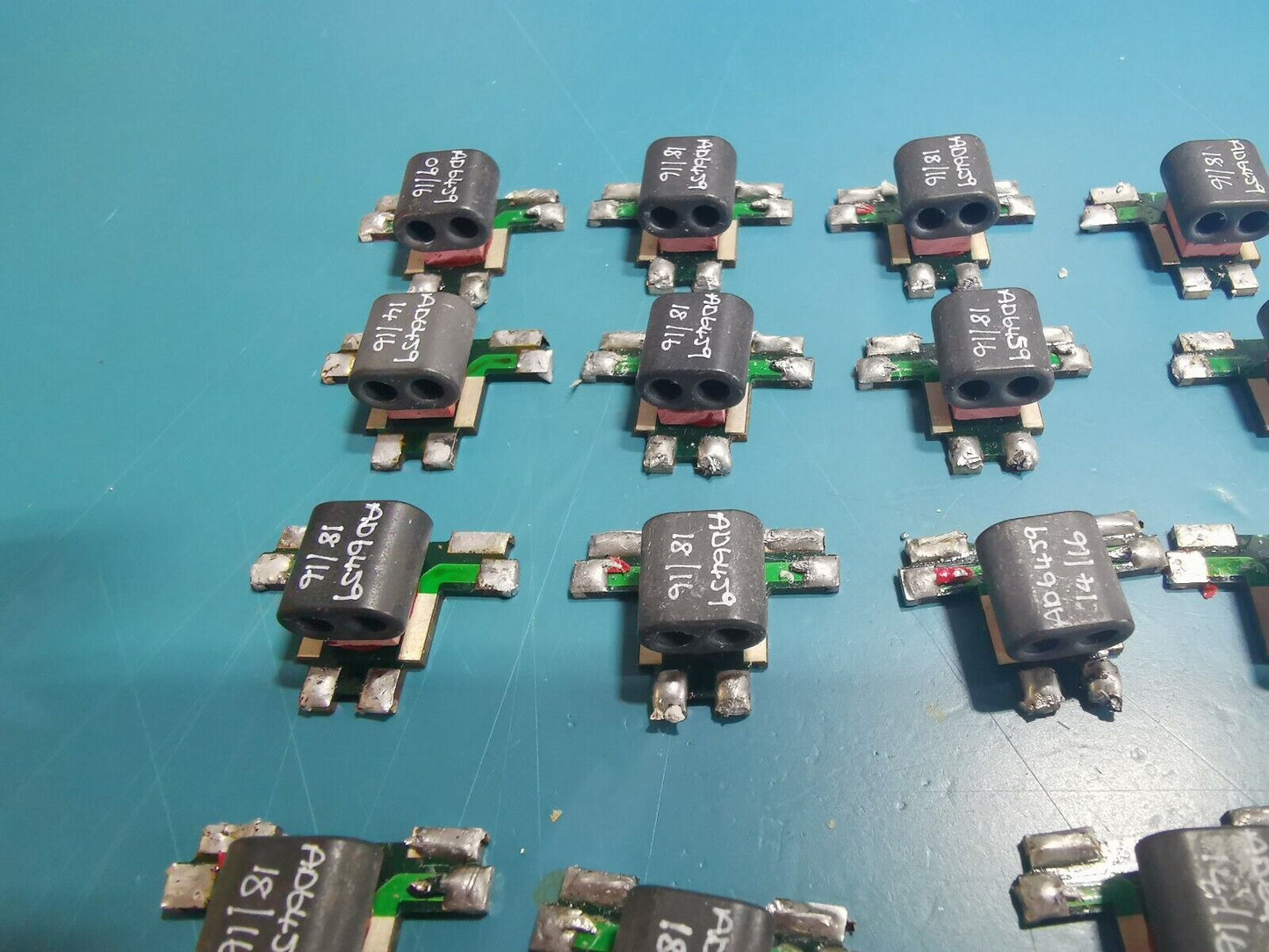 Pig Nose Inductor Core Binocular Ferrite Core On PCB Joblot 18pcs