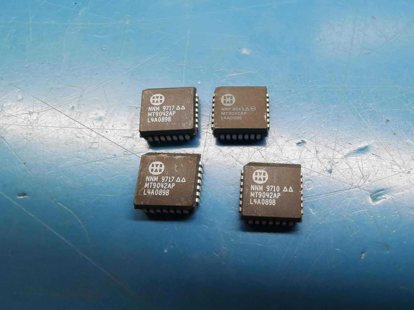4pcs Genuine Mitel MT9042AP Global Digital Trunk Synchronizer