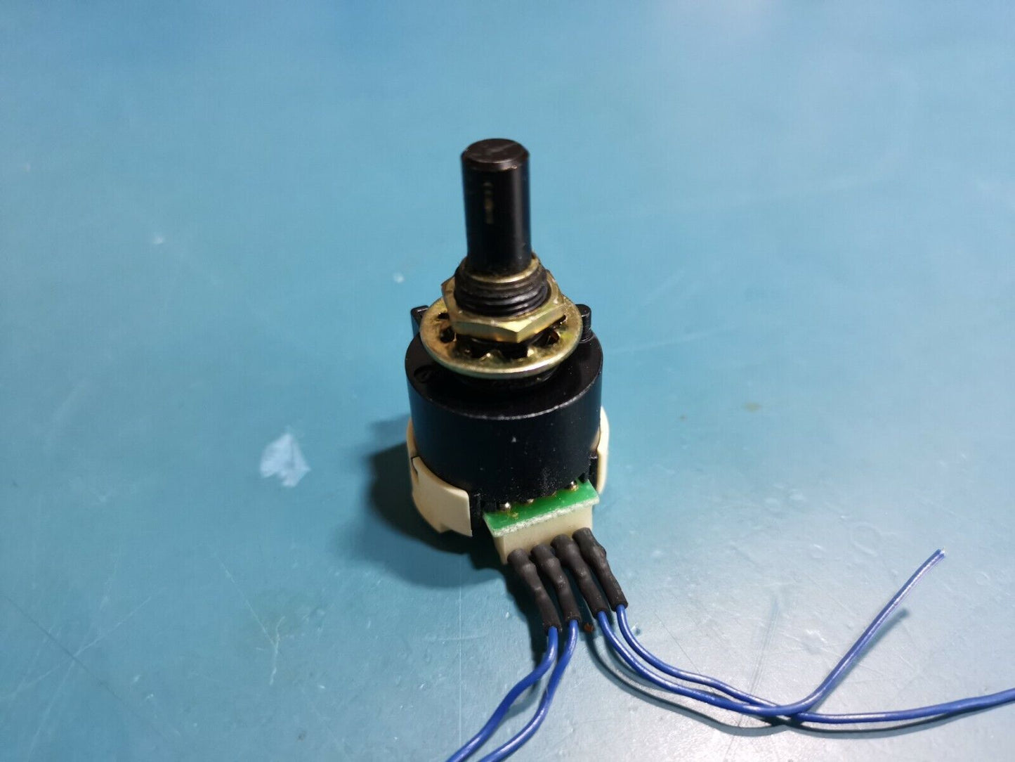 EC202B020A Optical Encoder 20 Pulse Per Revolution Panel Mount