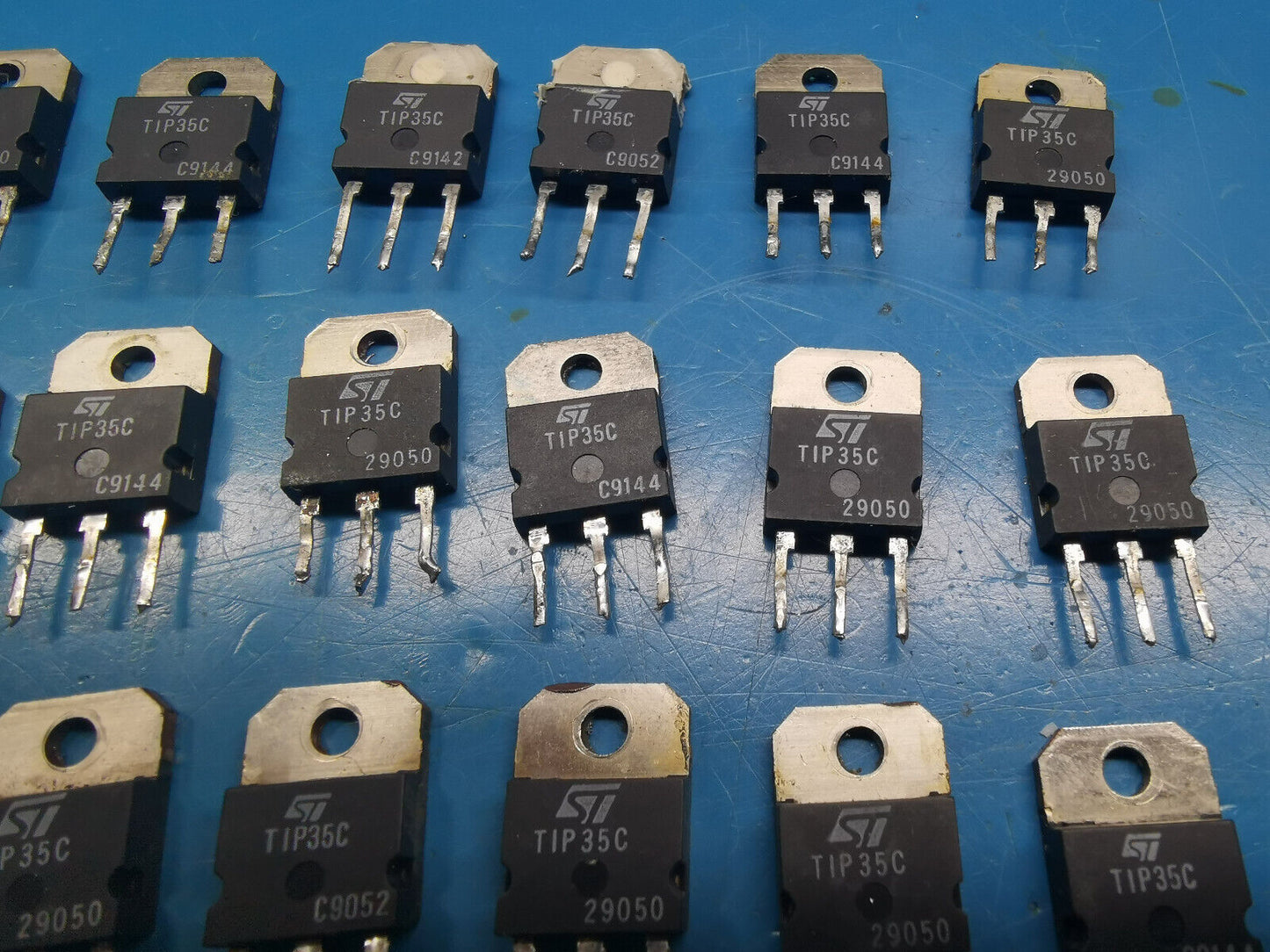 Genuine TIP35C And TIP 35D Power Transistor NPN 100V 25A