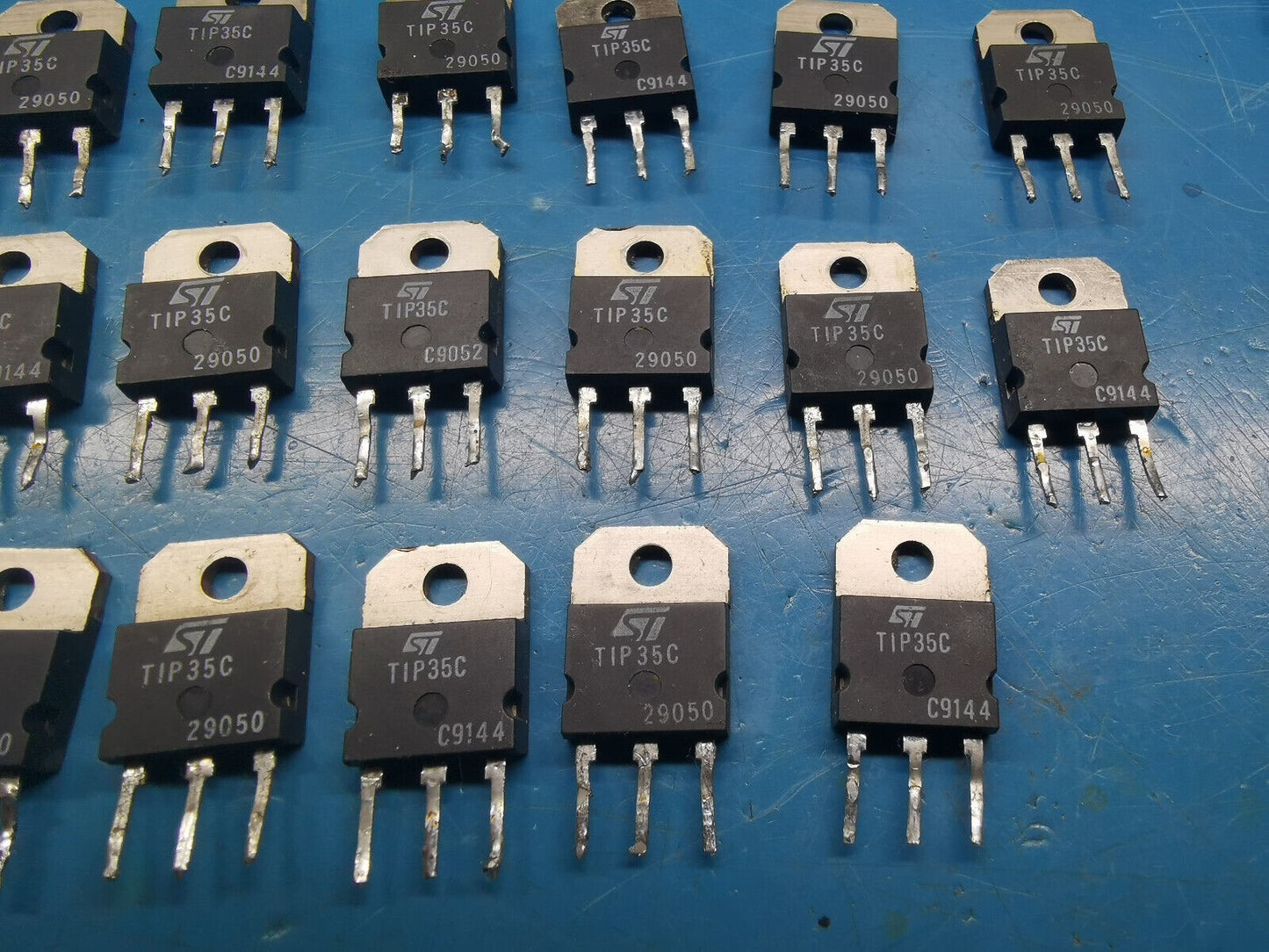 Genuine TIP35C And TIP 35D Power Transistor NPN 100V 25A