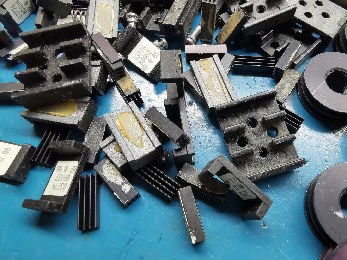 Avvid Thermalloy Heat Sink Joblot For IC And Other Semiconductor