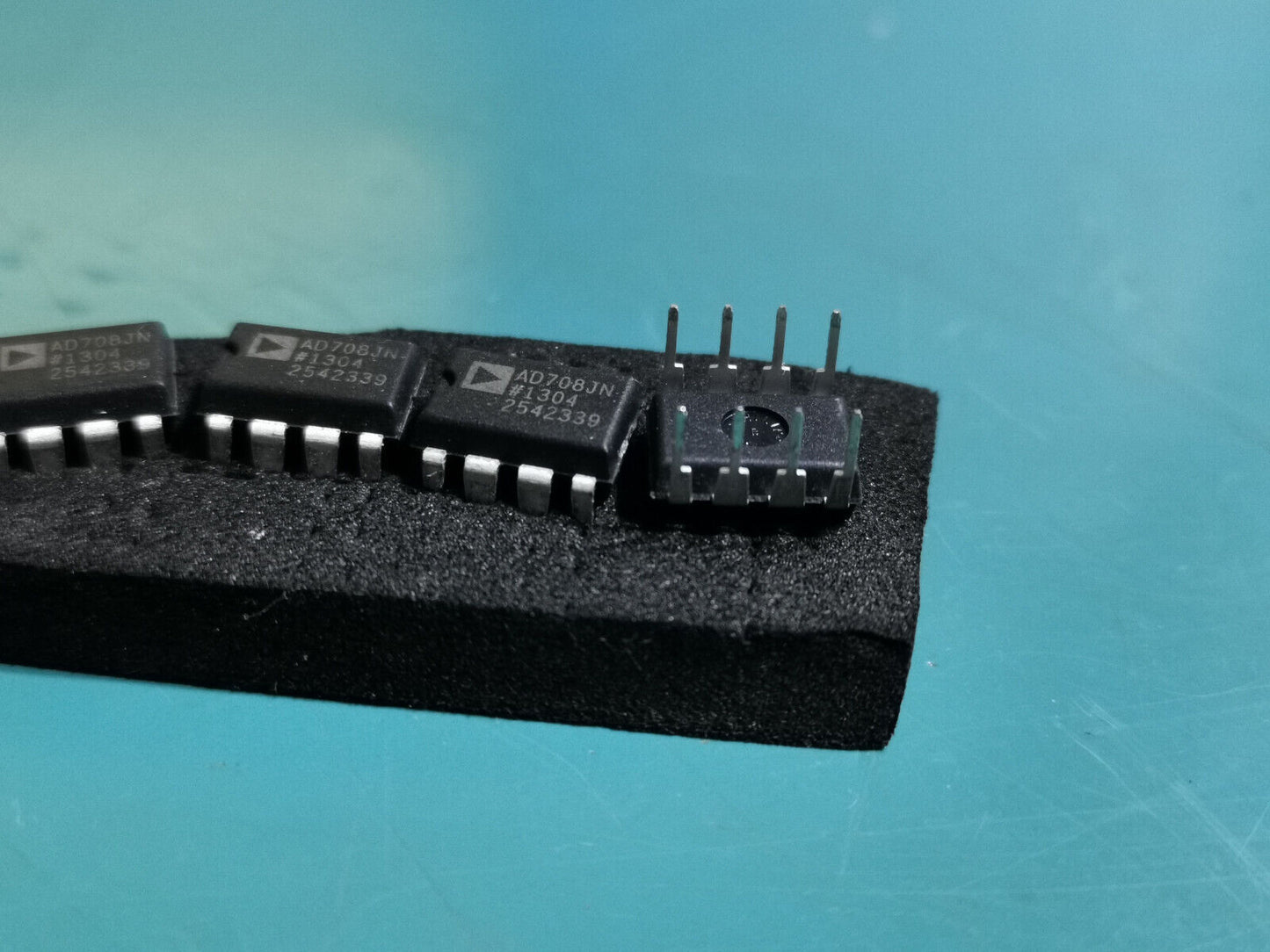 Genuine Analog Devices AD708 Precision Op Amp Ultralow Offset Dual Op Amp
