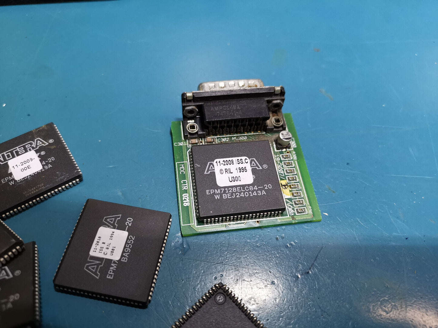 Altera MAX EPM7128ELC84-20 CPLD Joblot