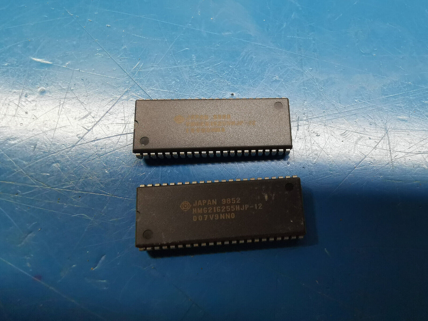 2pcs Genuine Hitachi HM6216255HJP-12 4M high Speed SRAM