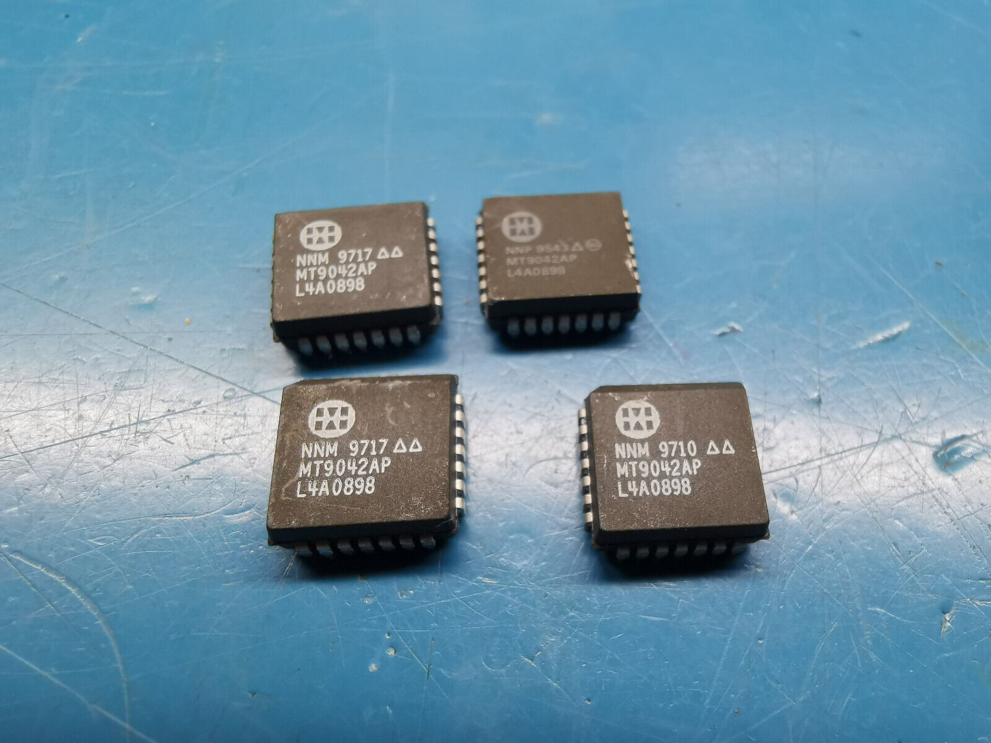 4pcs Genuine Mitel MT9042AP Global Digital Trunk Synchronizer