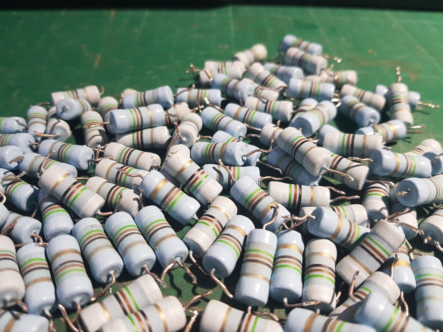 160pcs 50R Metal Film Resistor MR8F 2W Welwyn Military Part
