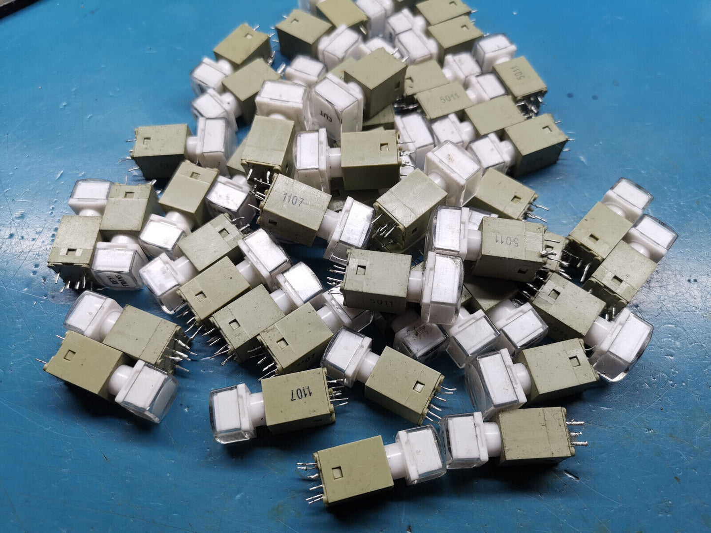 50pcs Illuminated Reed Push Switch Joblot  White , Red And Green LED