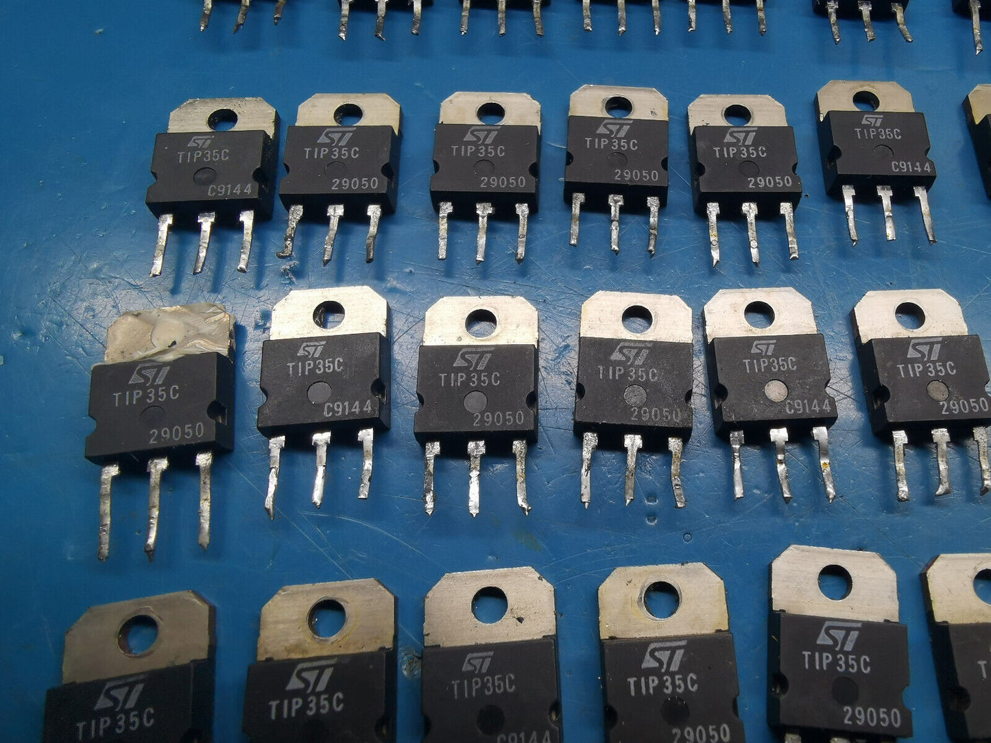 Genuine TIP35C And TIP 35D Power Transistor NPN 100V 25A