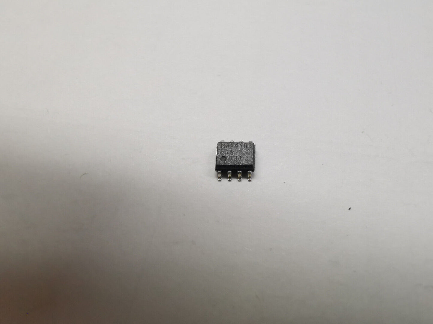Genuine MAX4109ESA 400MHz  Ultra Low Distortion Operational Amplifier