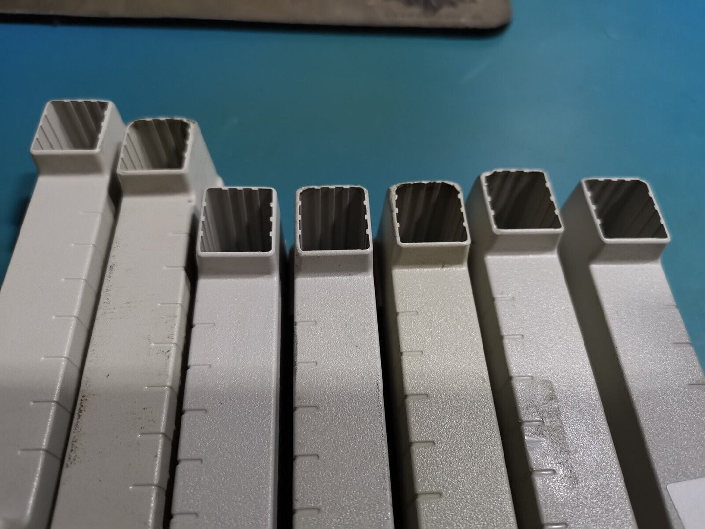 Fluke PM3082 Oscilloscope Parts CRT Face Plate Screws Back Bumper Cover