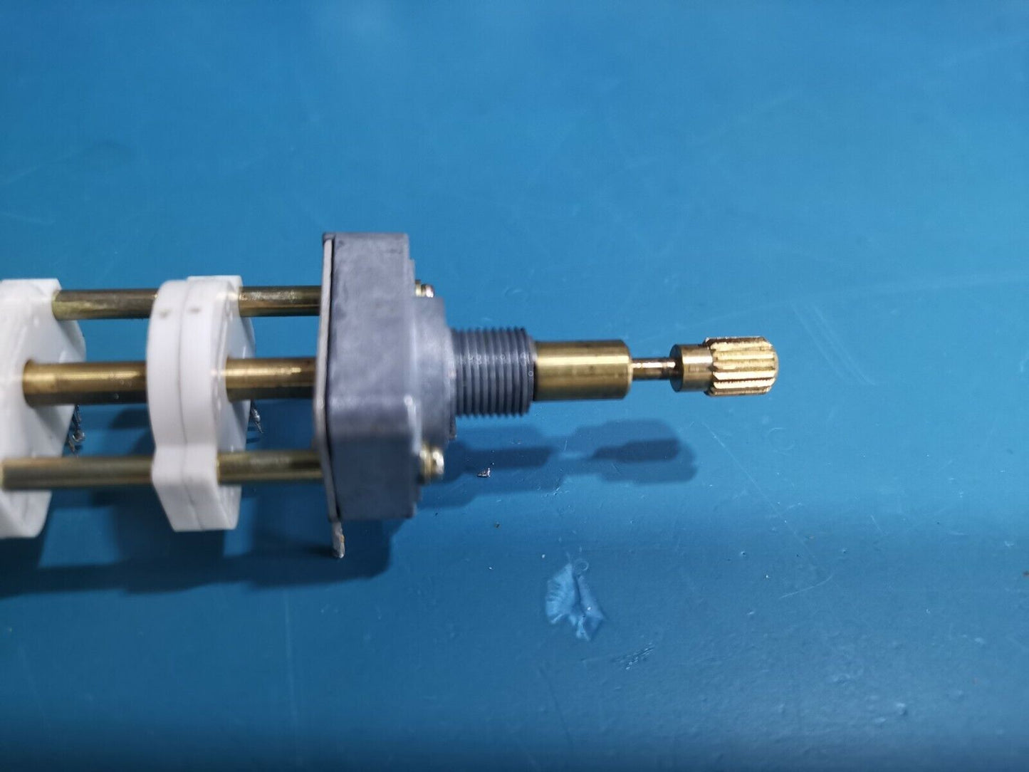 Hitachi V-552 Oscilloscope Volts Division Rotary Switch