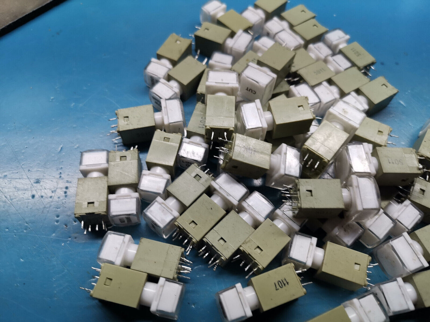 50pcs Illuminated Reed Push Switch Joblot  White , Red And Green LED