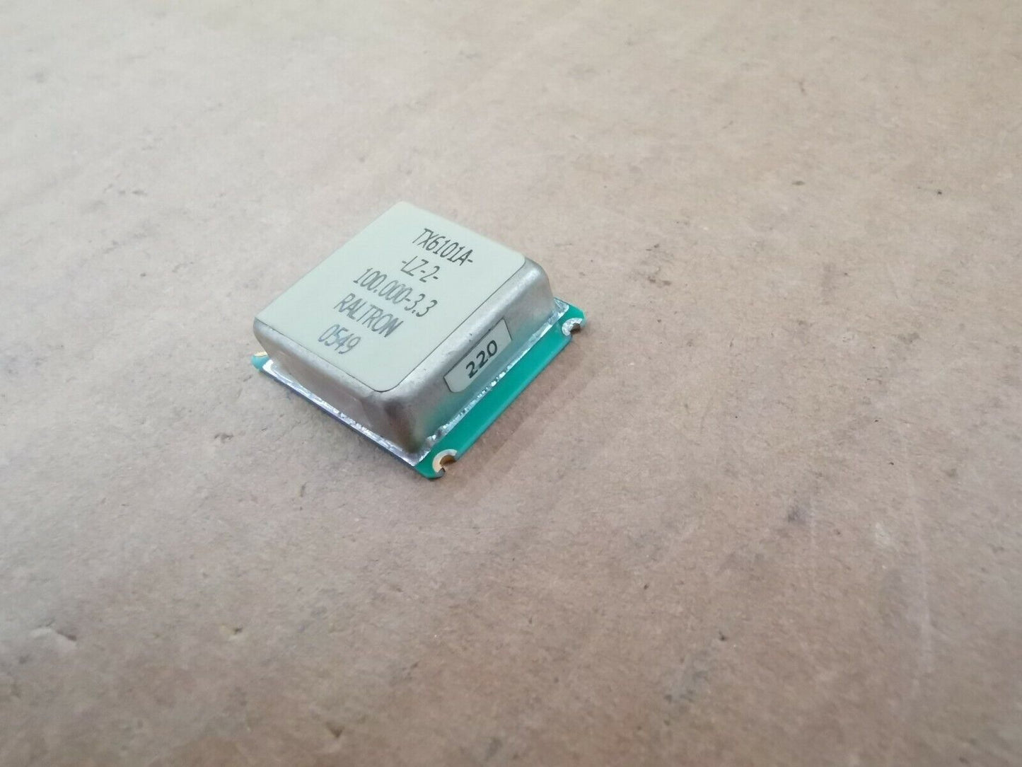 100MHz Temperature Compensated Oscillator Raltron TCO 100.000MHz