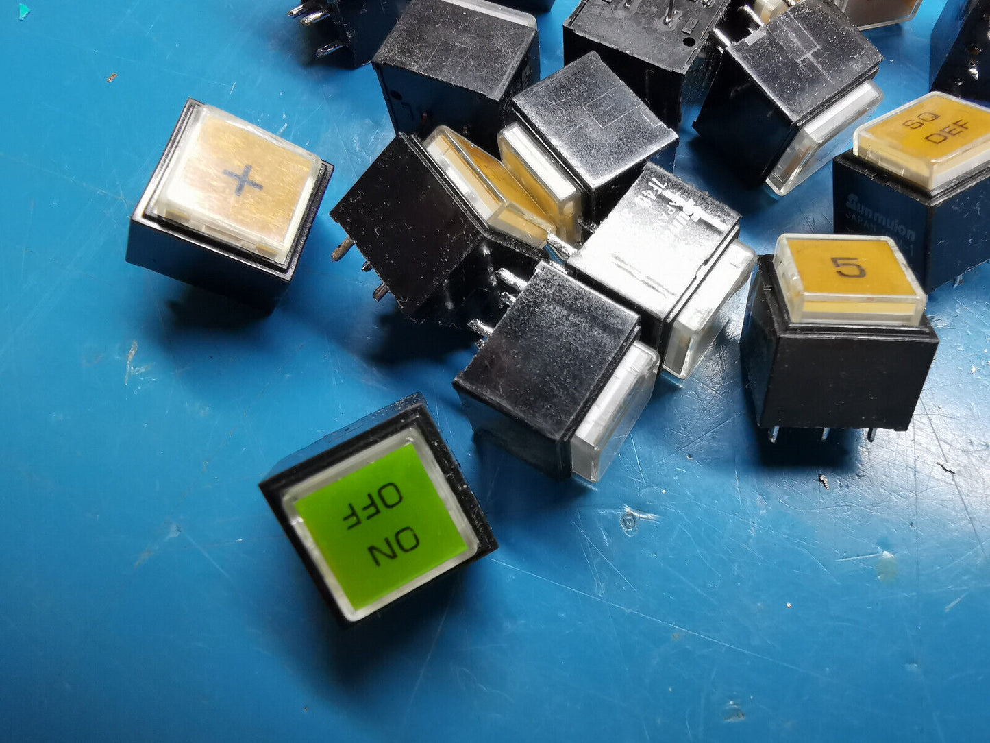 21pcs Genuine Sun Mulon VHM-1 Push Switch