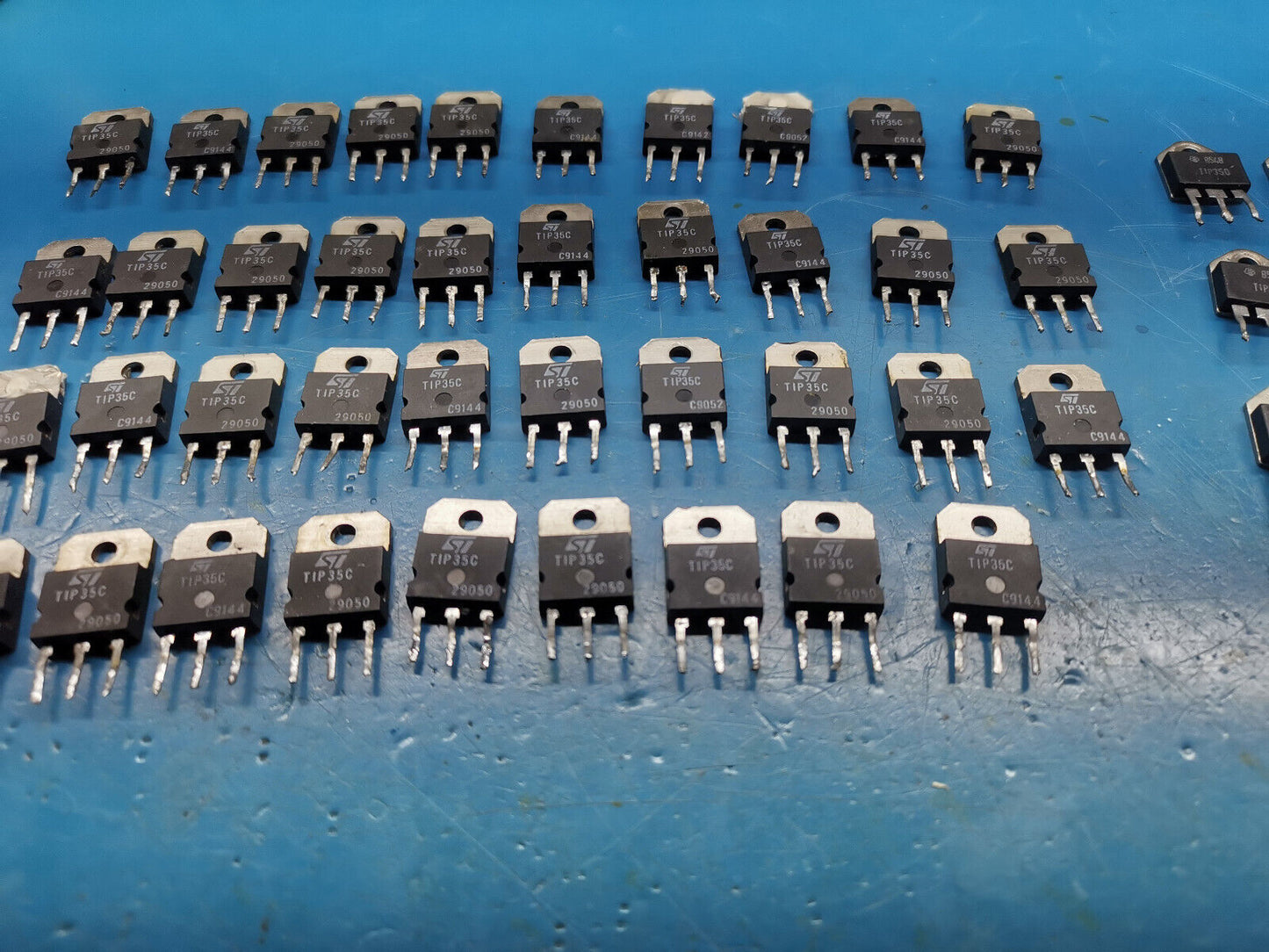 Genuine TIP35C And TIP 35D Power Transistor NPN 100V 25A