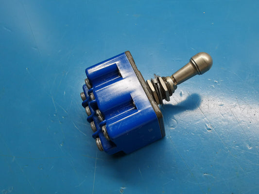 UND LAB 4TL1-3D 4PDT ON ON Cutler Hammer Toggle Switch Military Part 10A 125VAC