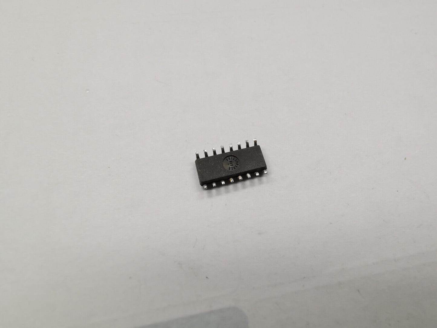 2PCS Genuine ADG408 Analog Multiplexer High Performance