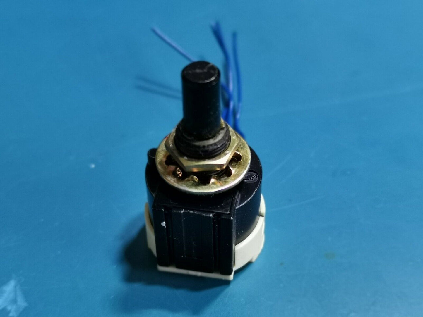 EC202B020A Optical Encoder 20 Pulse Per Revolution Panel Mount