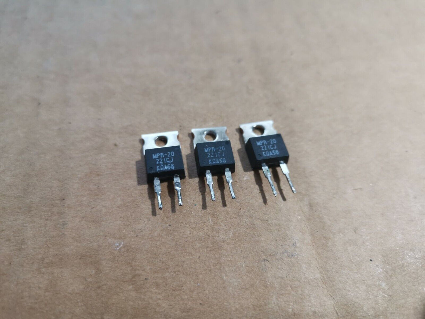 3pcs MPR-20 20W High Power Film Resistor 221CJ 220R  50ppm 5%