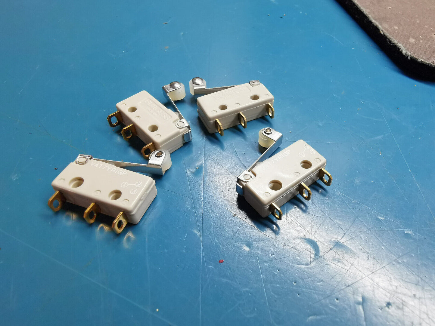 4pcs Burgess Micro Lever Switch V4T7YR1GP