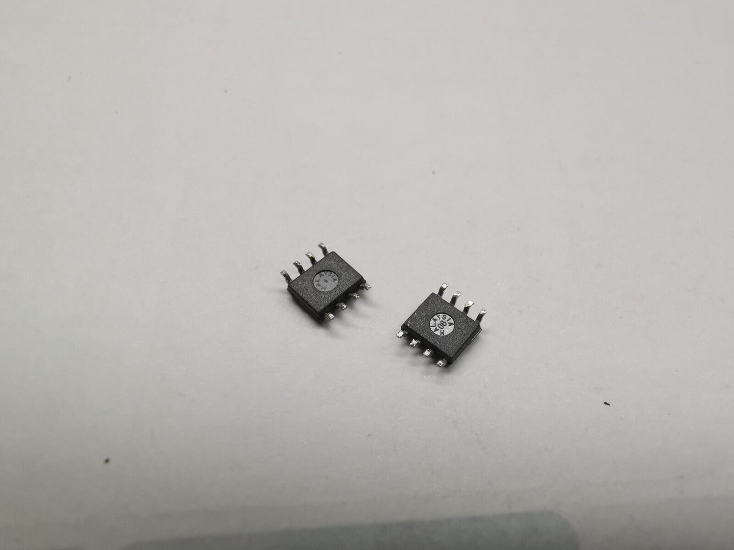 2pcs Genuine  EL2073C  200MHz Unity Gain Stable Operational Amplifier