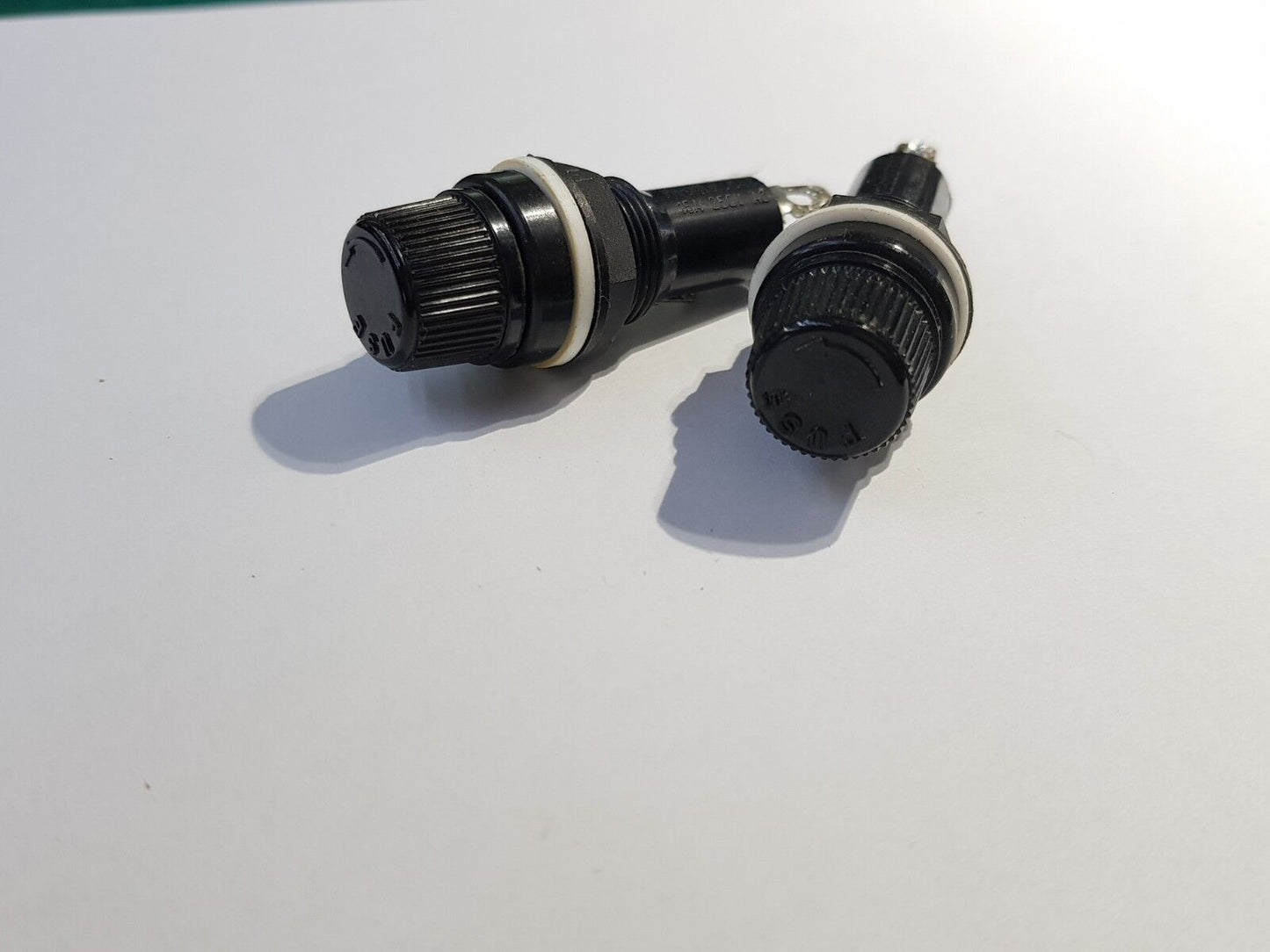 2pcs  15A 250VAC Fuse Holder  FH-001AF EDK