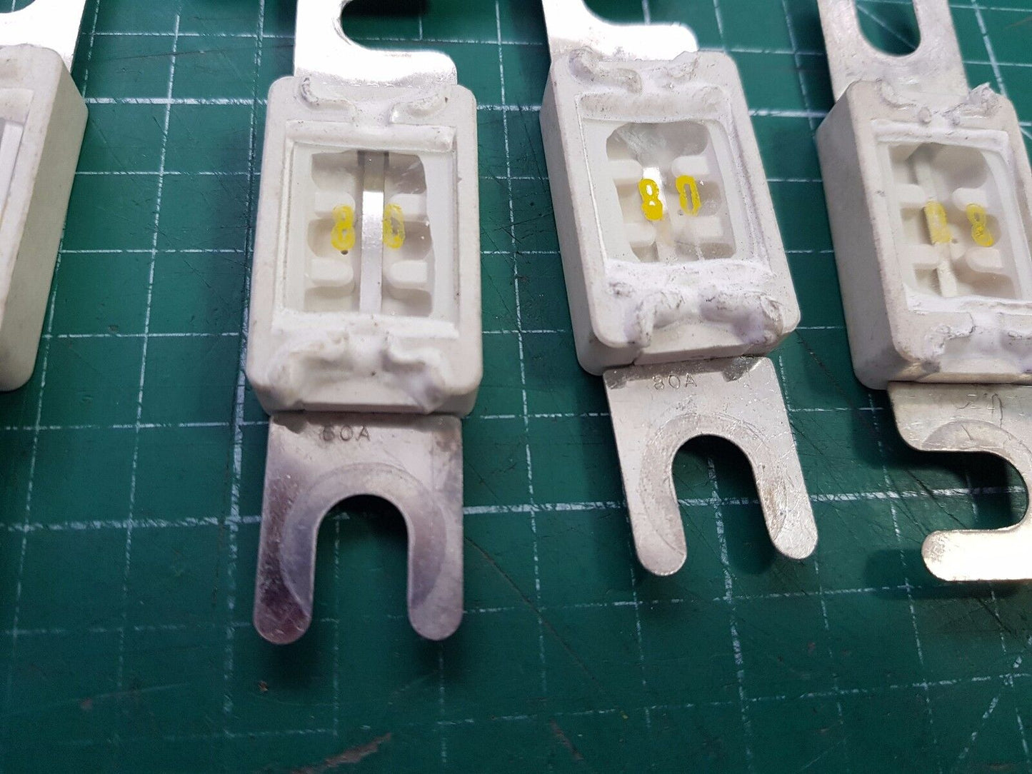2pcs 80A Fuse Ceramic Belling Lee L1330A