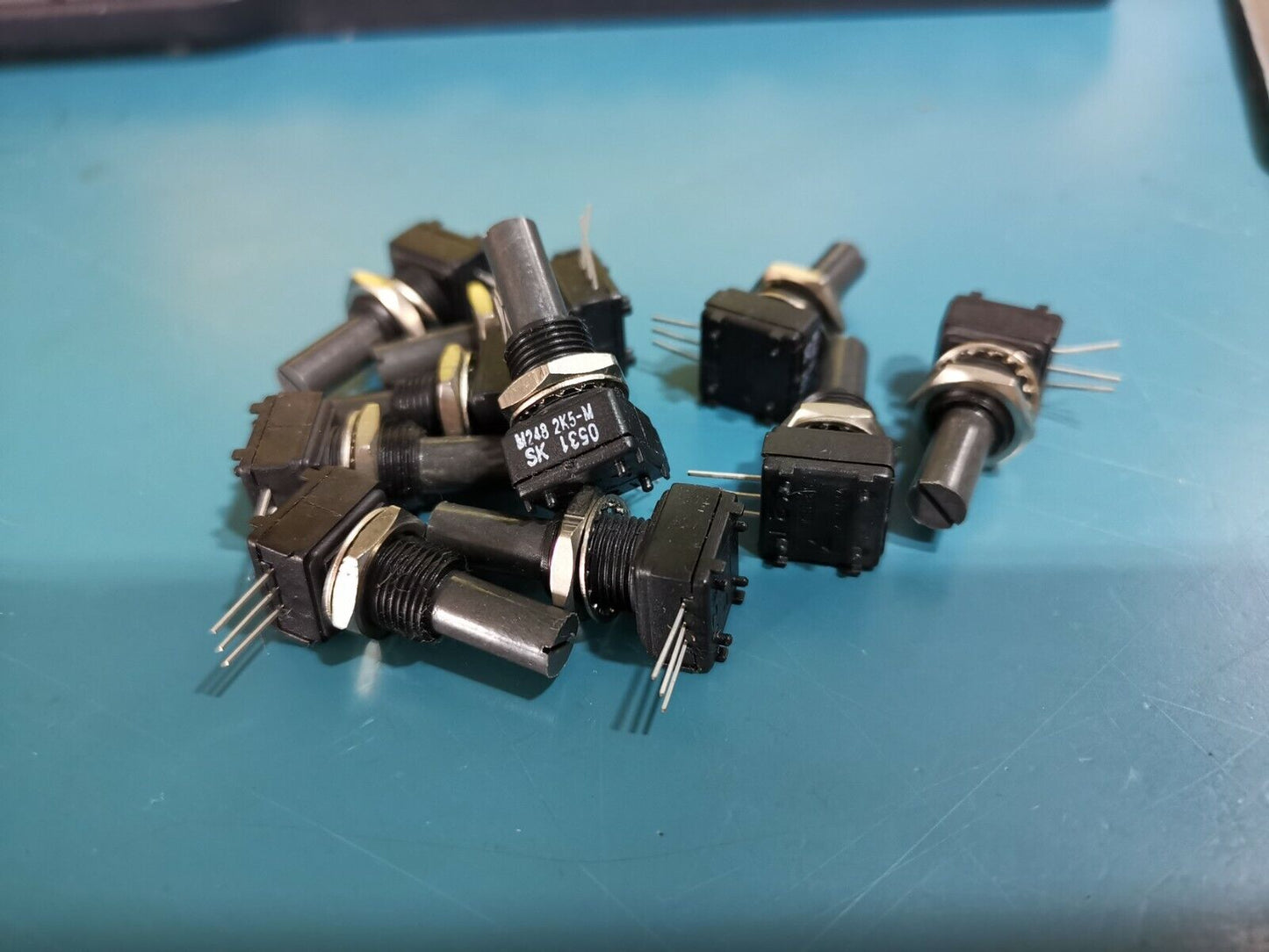 10pcs Vishay 2.5K Potentiometer 248 Conductive Plastic