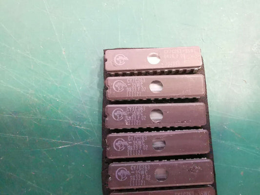2pcs CY7C263-35WC 8K x 8  Programmable EPROM CDIP-24