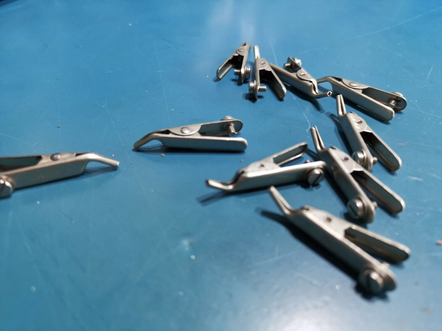 5pcs Bulgin Alligator Clips Angled