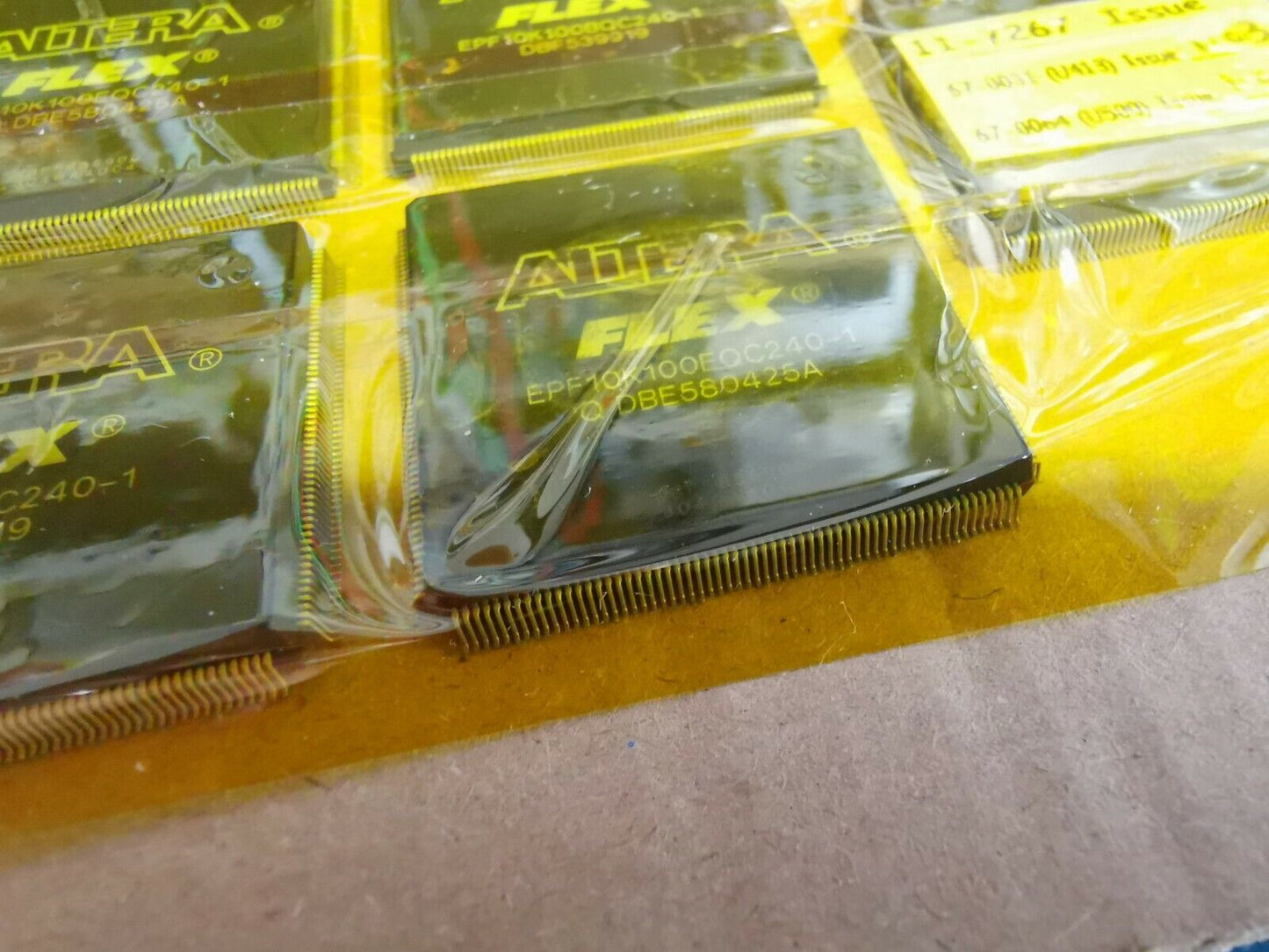 Altera Flex EPF10K50EQC240-2 5PCS