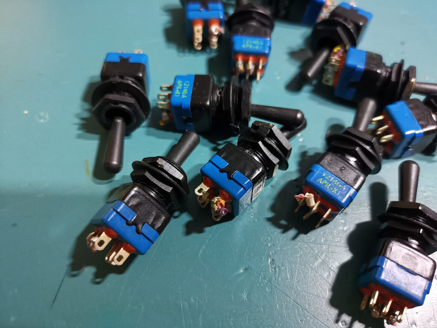 APEM Toggle Switches ON ON or ON OFF DPDT Toggle Switch Joblot 13pcs
