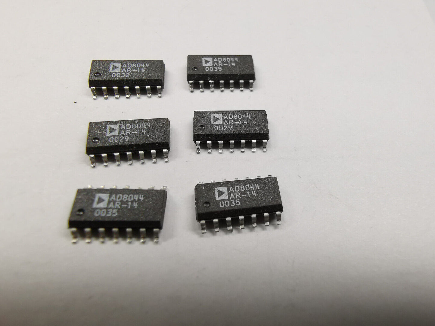 2pcs Genuine AD8044 Quad 150 MHz Rail to Rail Operational Amplifier
