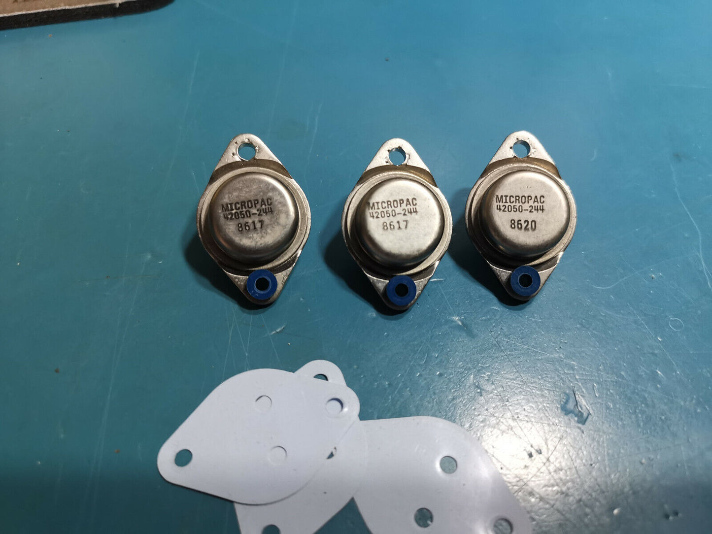 3pcs 24v 4A Linear Voltage Regulator 42050 -244  Military Part