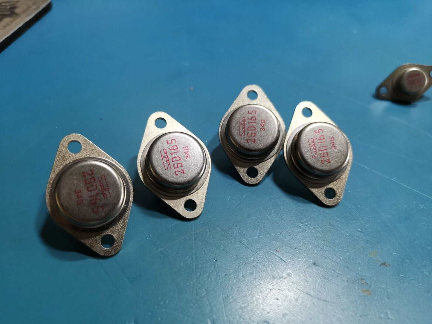 4pcs 2SD165 4pcs 2SD103 Genuine Toshiba  NPN Power Transistors EX Military