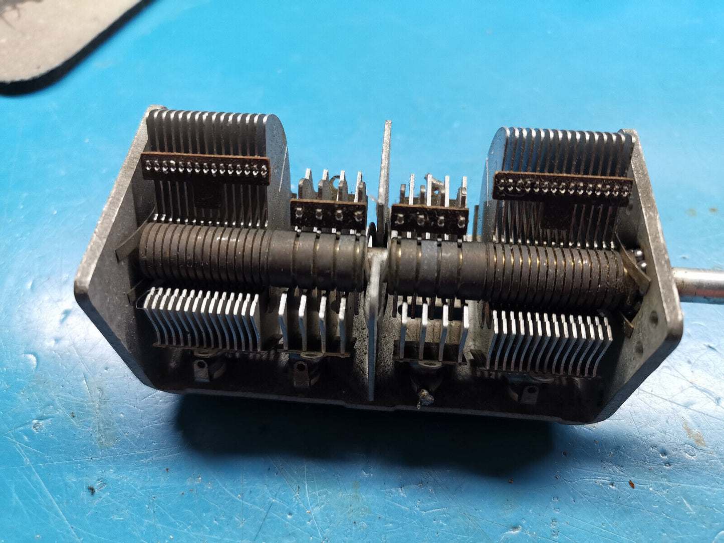 10pF to 590pF And 10pF to 25pF Quad Gang Variable Air Capacitor