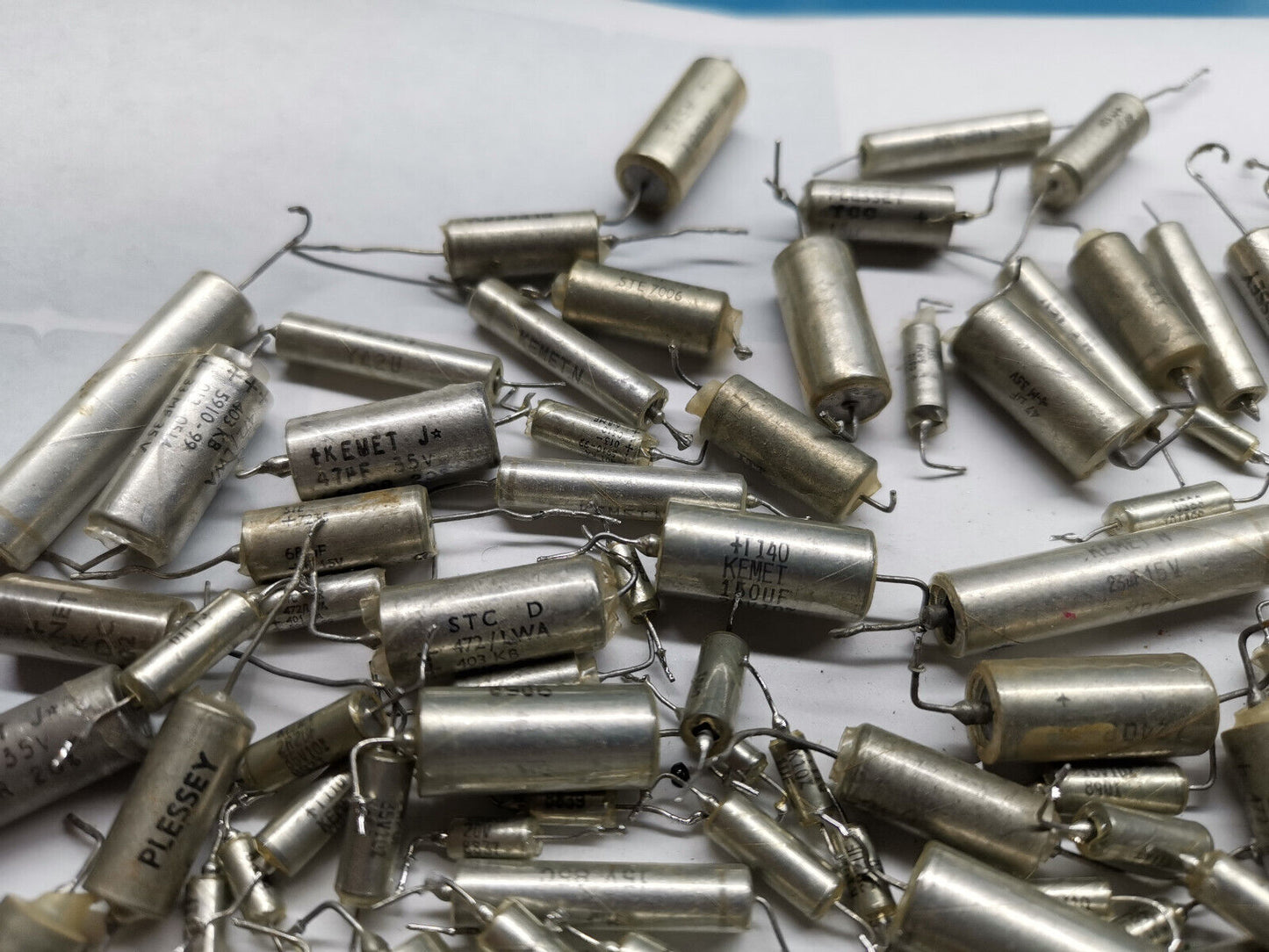 132pcs Solid Tantalum Capacitor Few Values From Military Equipment