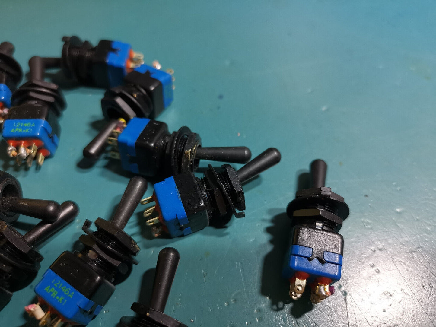 APEM Toggle Switches ON ON or ON OFF DPDT Toggle Switch Joblot 13pcs