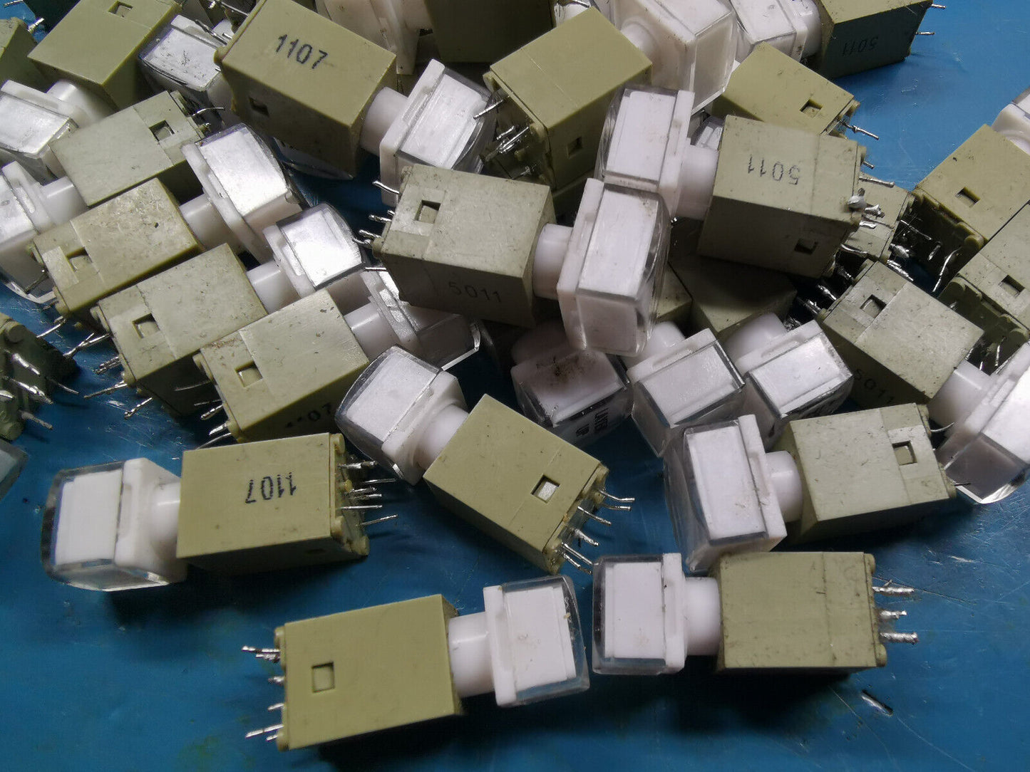 50pcs Illuminated Reed Push Switch Joblot  White , Red And Green LED