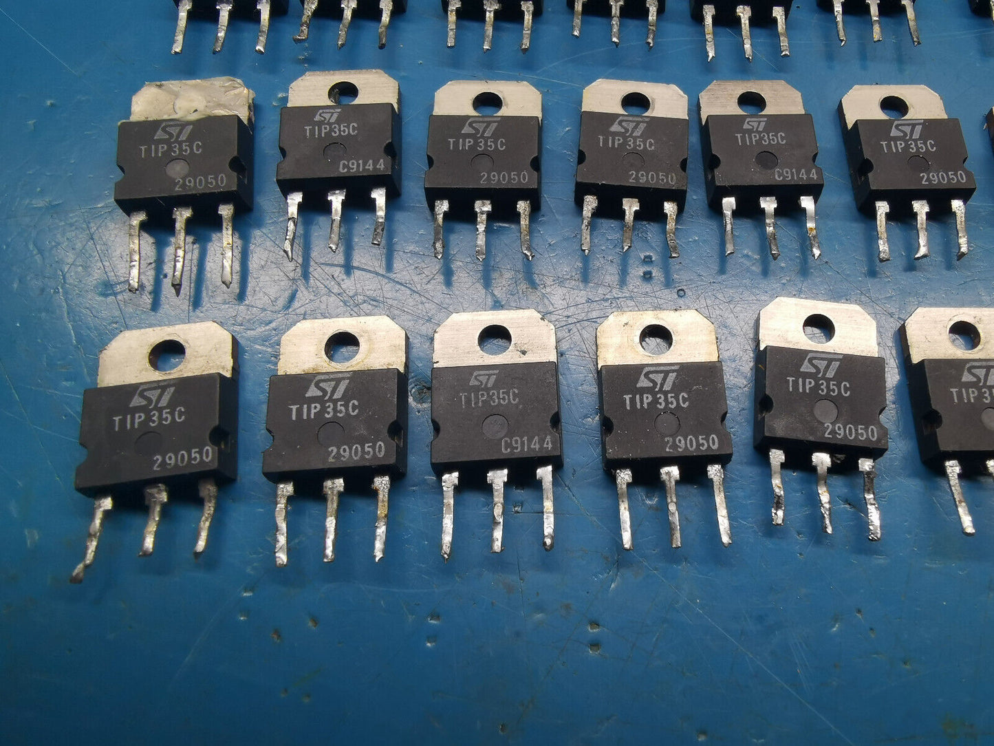 Genuine TIP35C And TIP 35D Power Transistor NPN 100V 25A