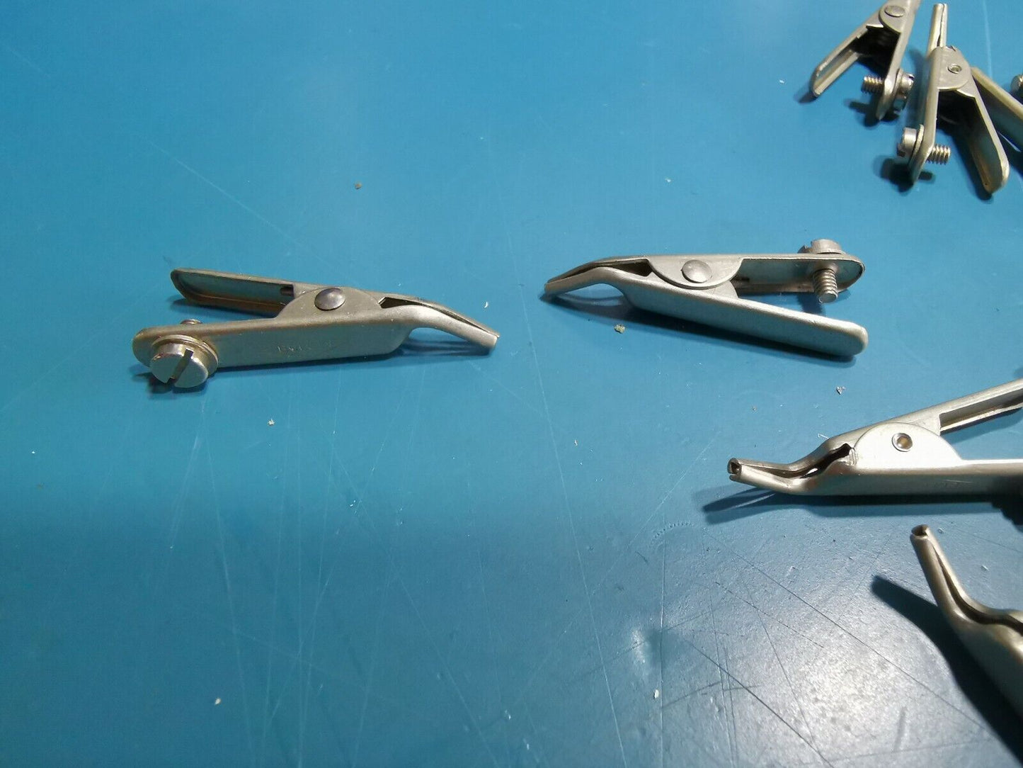 5pcs Bulgin Alligator Clips Angled