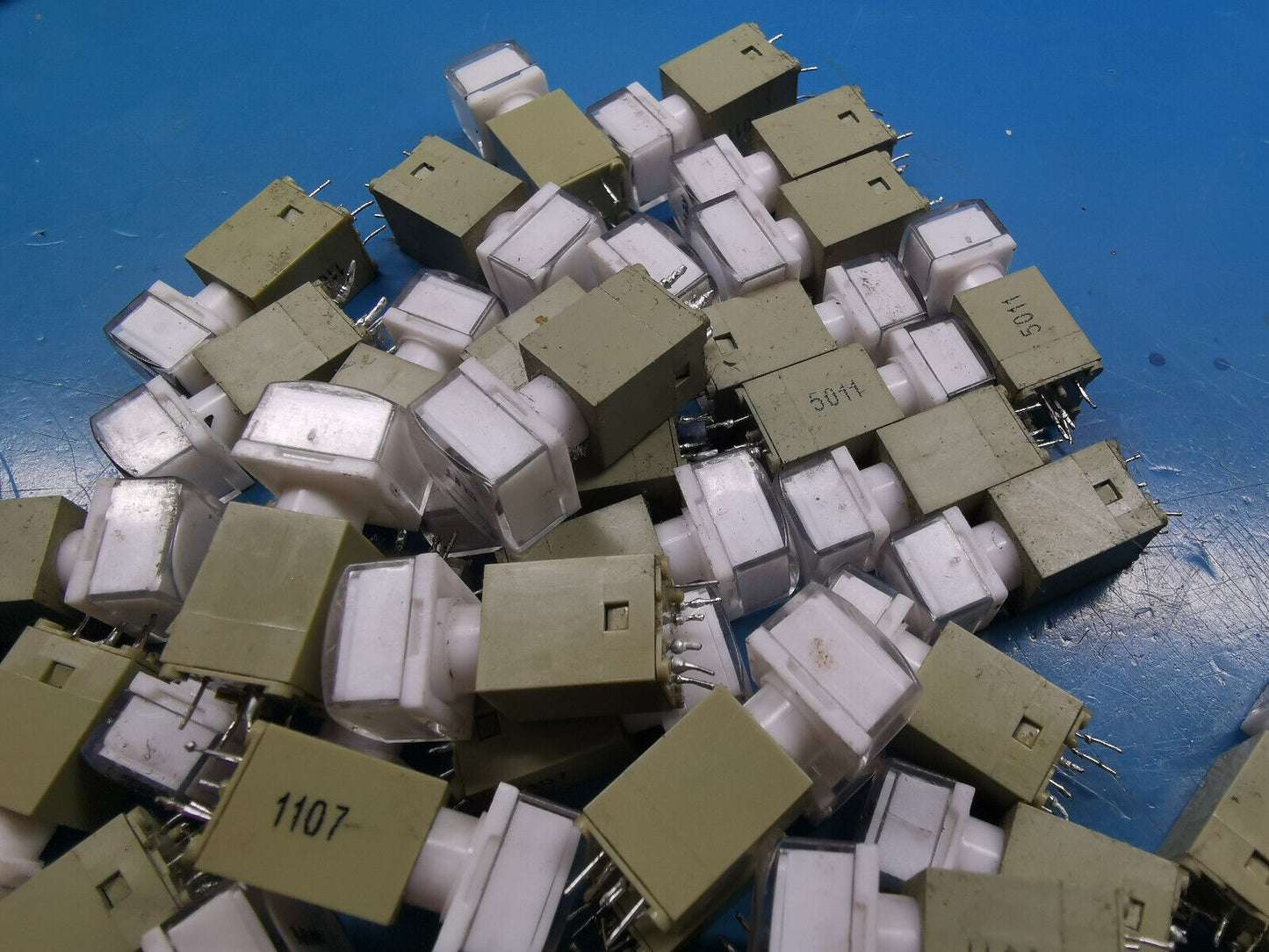 50pcs Illuminated Reed Push Switch Joblot  White , Red And Green LED