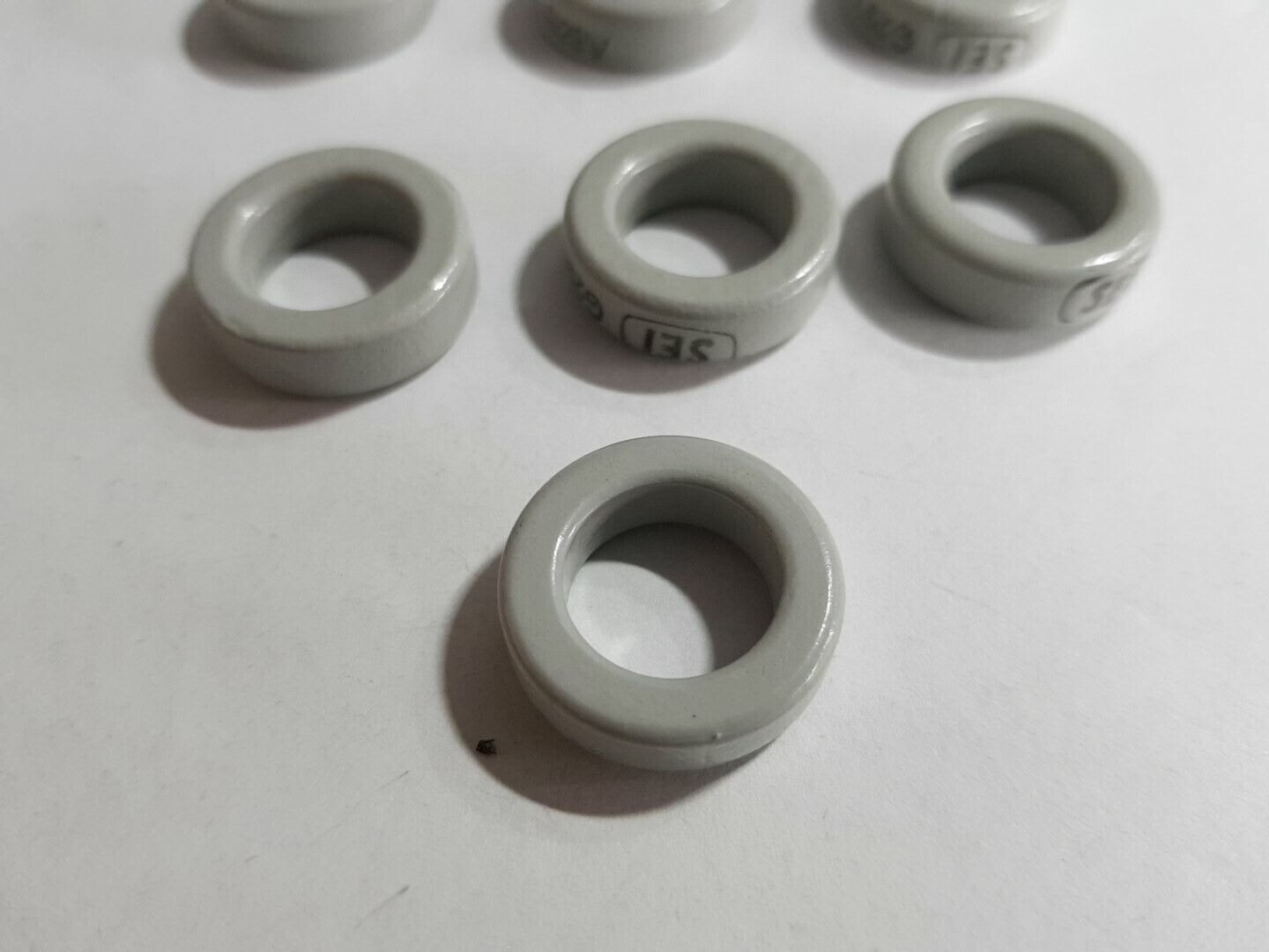 10pcs Ferrite Powder Inductor Cores Rings  OD 20mm  ID 12mm