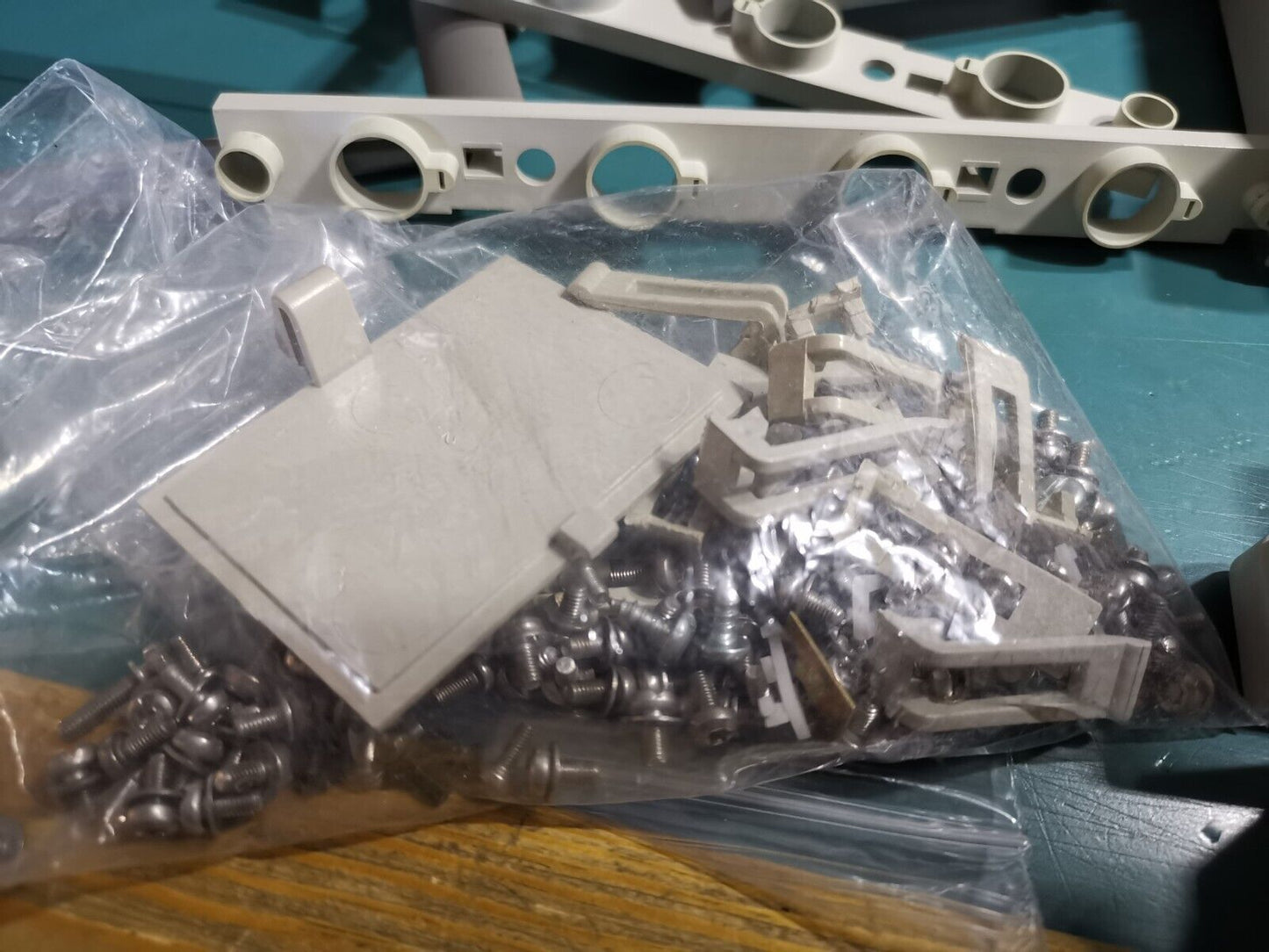 Fluke PM3082 Oscilloscope Parts CRT Face Plate Screws Back Bumper Cover